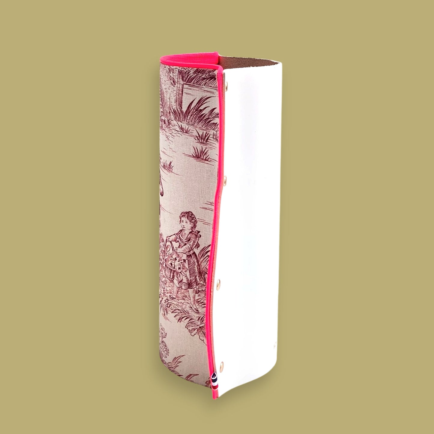 Modèle BOA Vase en toile de Jouy sur cuir