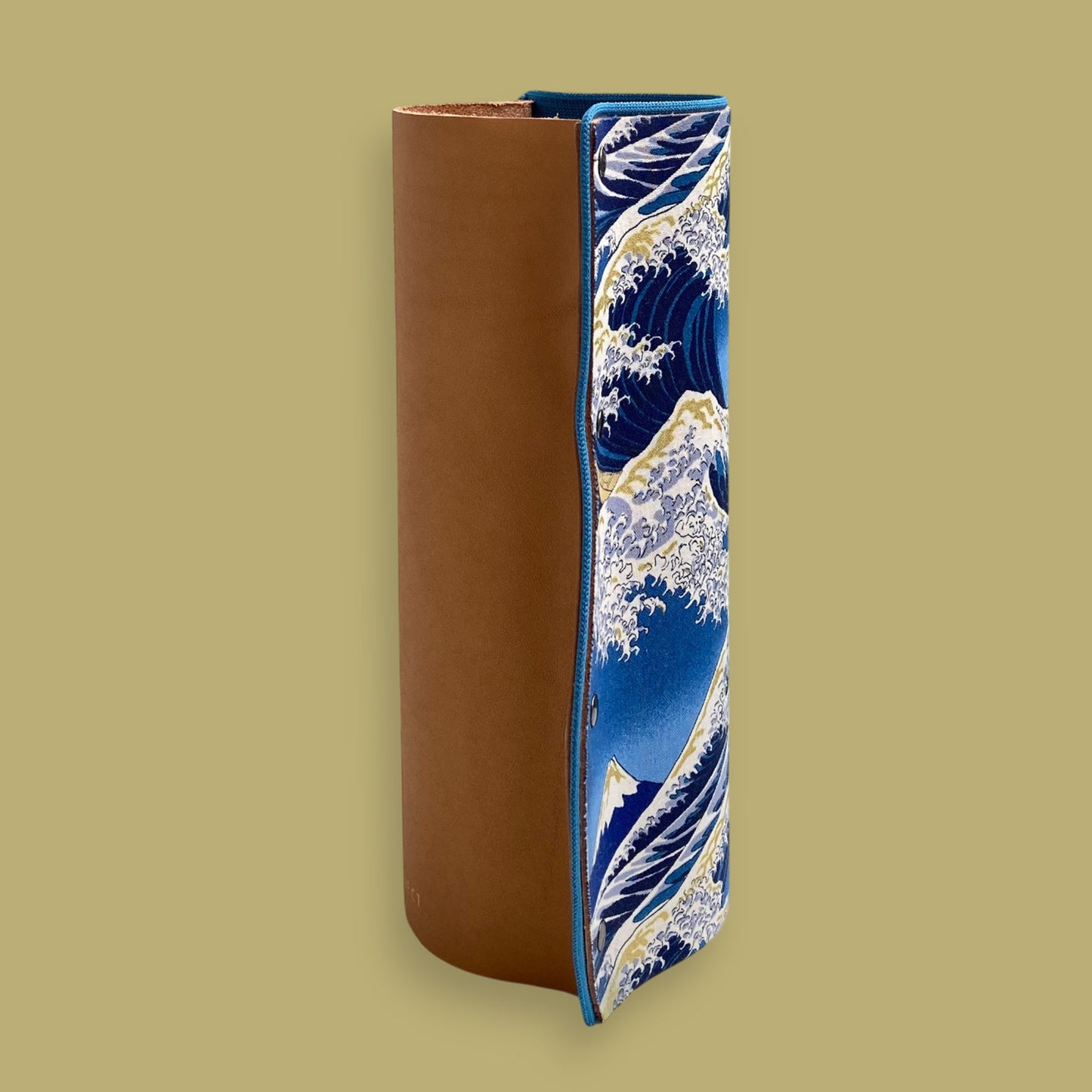 Modèle BOA Vase avec toile japonaise plaquée sur cuir